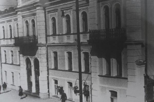 studob1945