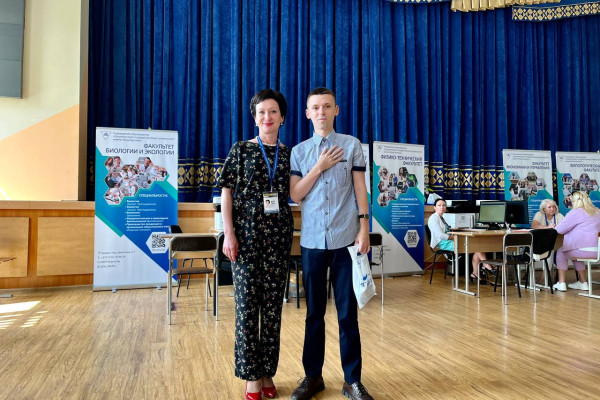 photo_5326038903838329286_y