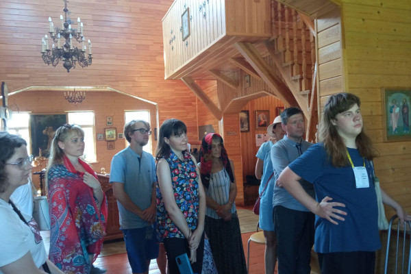 photo_5370968629736229355_y