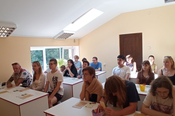 photo_5370968629736229361_y