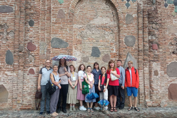 photo_5370968629736229364_y