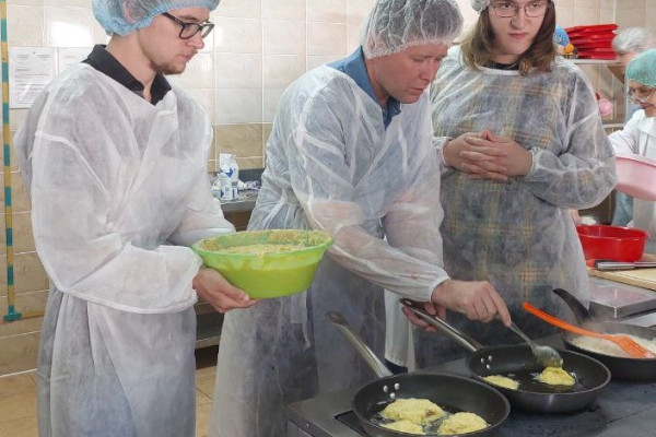 photo_5380030396550467222_y