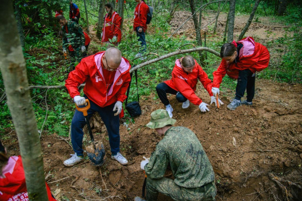 photo_5398048656235547349_y