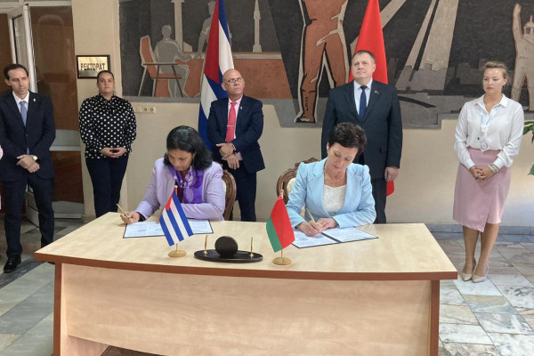 photo_5210852931841150696_y