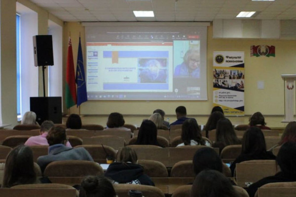 photo_5269425724434009965_y