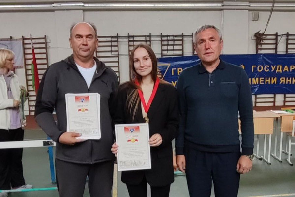 photo_5271881552374123795_y