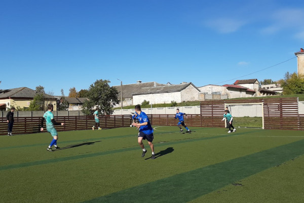 photo_5296766983729172830_y