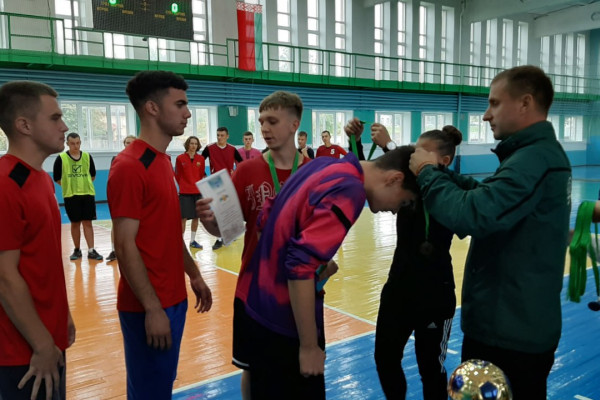 photo_5296766983729172836_y