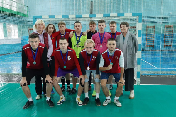 photo_5296766983729172842_y