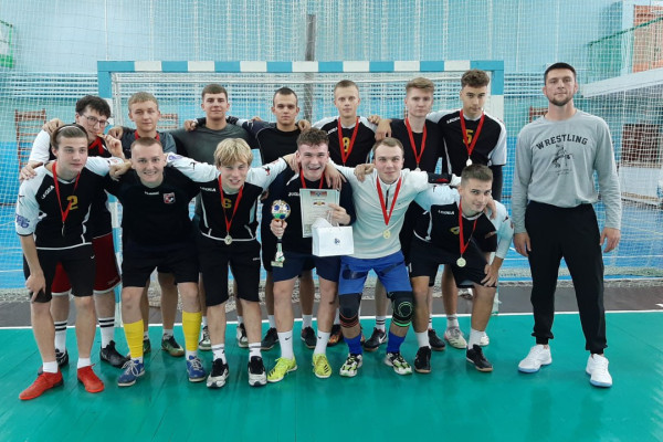 photo_5296766983729172843_y