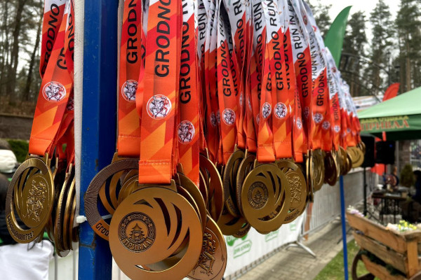 photo_5372835579005359054_y