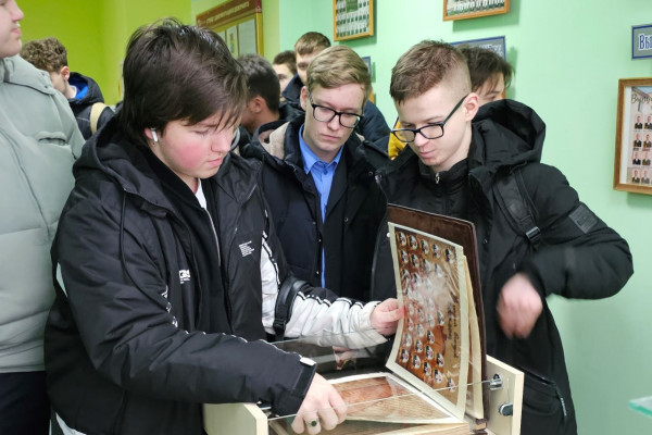 photo_5280878916153759825_y