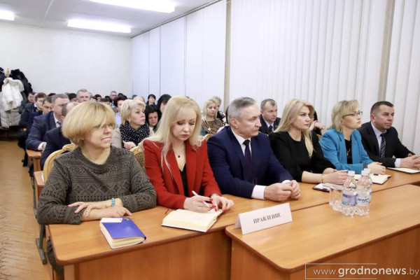 photo_5301162539159246882_y