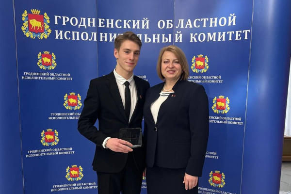 photo_5318909180817560878_y