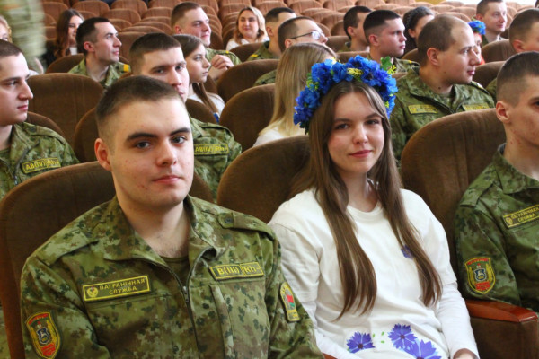 photo_5386688454852728543_y