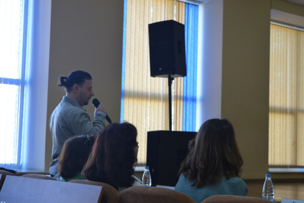 photo_5253496528251776436_y