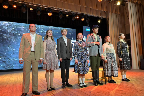 photo_5262730742297909231_y