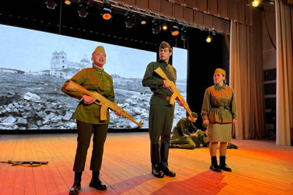 photo_5262730742297909234_y