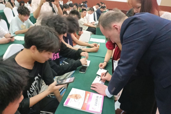 photo_5280626896062765368_y