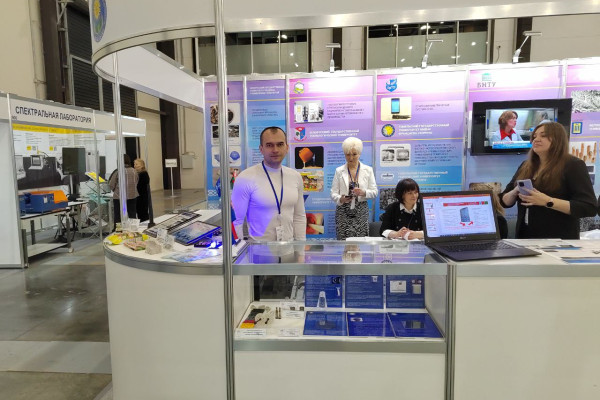 photo_5283068937157859489_y