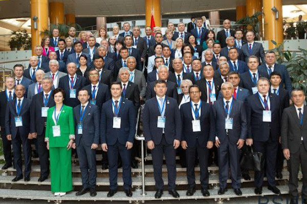 photo_5298556361593970538_x