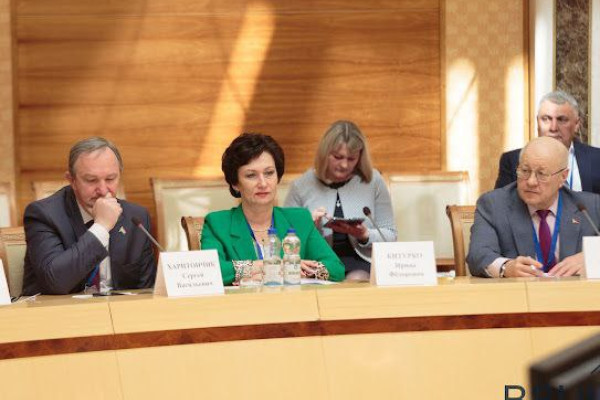 photo_5298556361593970546_x