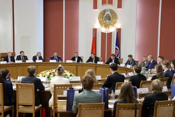 photo_5307900565457590405_y