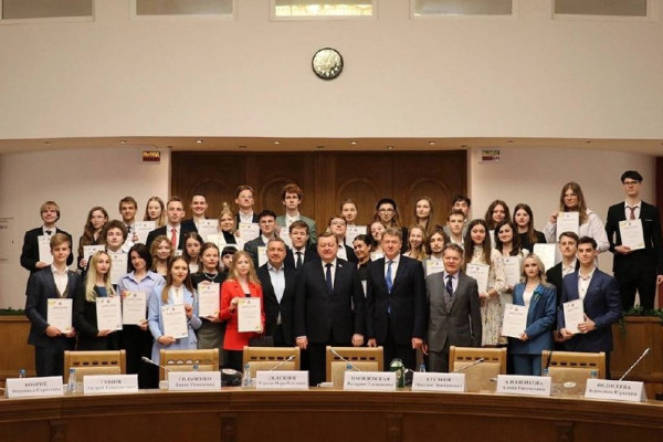 photo_5307900565457590408_x