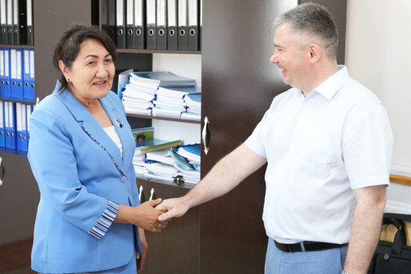 photo_5348555347197025626_y