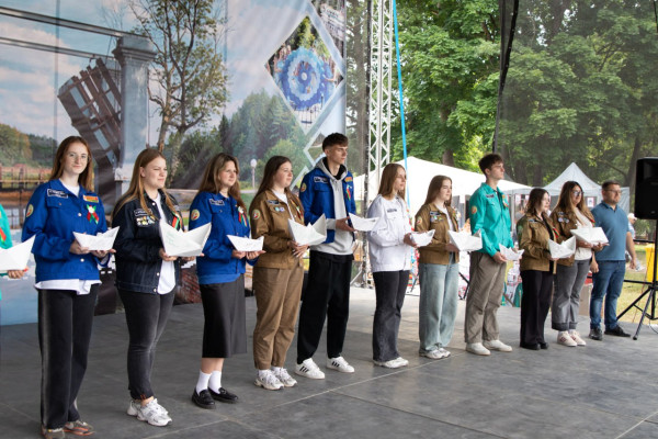 photo_5420368810998881205_y