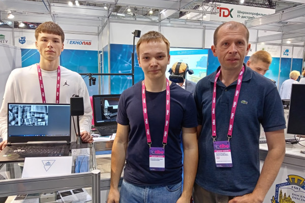 photo_5422612927116073807_y