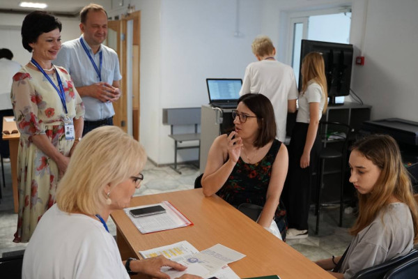 photo_5248972381500858984_y