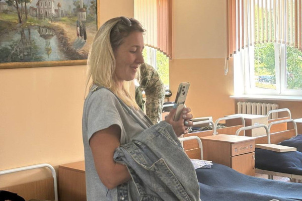 photo_5289778805650613336_y