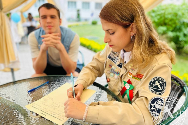 photo_5291756552191073935_y