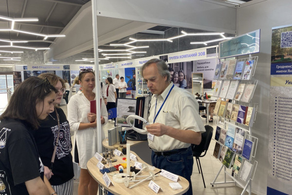 photo_5397902747606572179_y