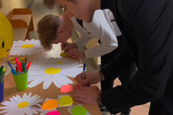 photo_5429578651105615672_y