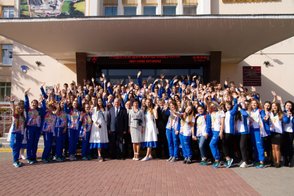 photo_5442754000157008244_y