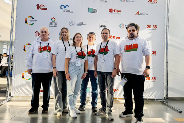 photo_5463105513710543530_y