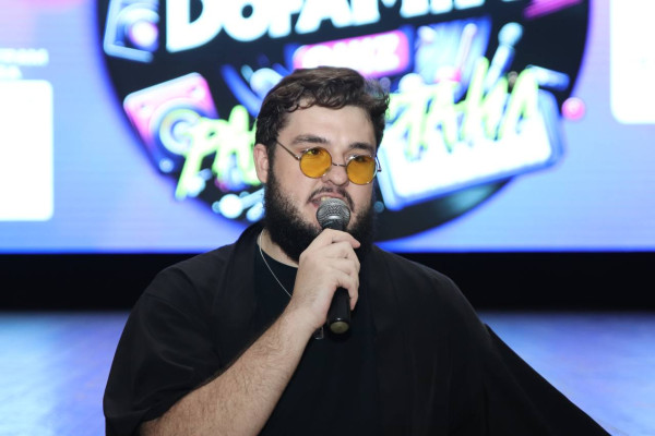 photo_5467802429815907209_y