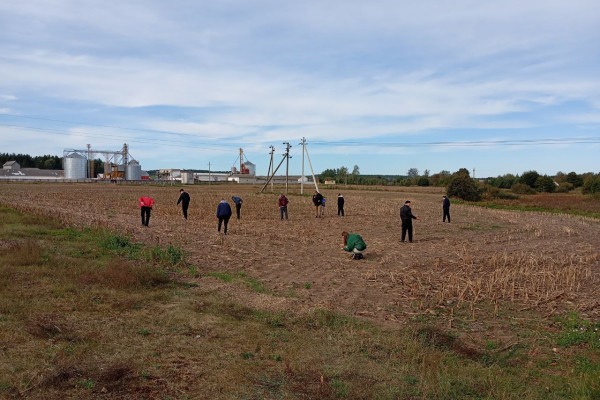 photo_5474424449047585148_y