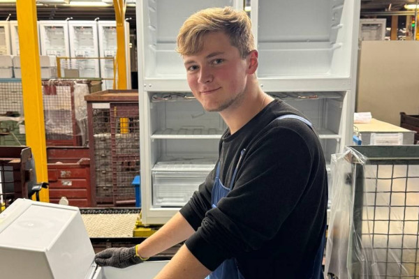 photo_5204467475113171861_y