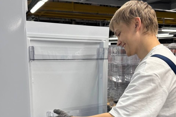 photo_5204467475113171863_y