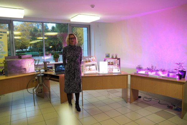 photo_5265163836976129637_y