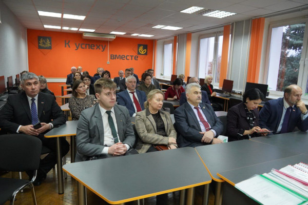 photo_5265163836976129641_y