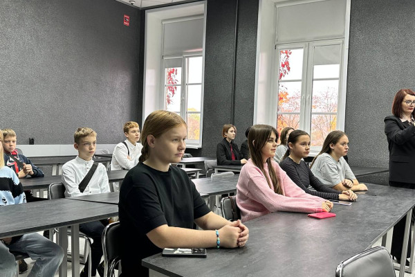 photo_5262480148136062637_y