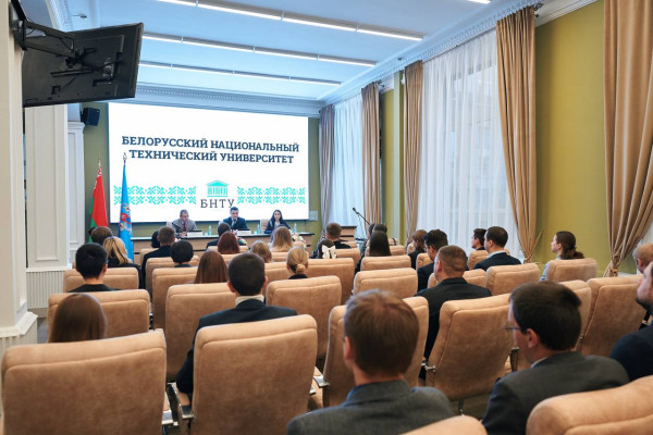 photo_5307890029902815603_y