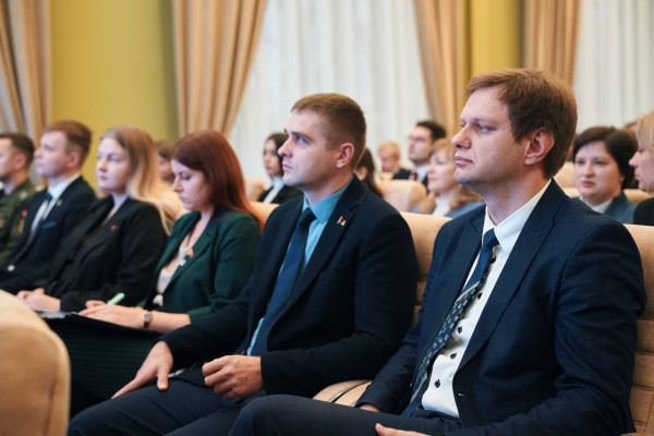 photo_5307890029902815606_y