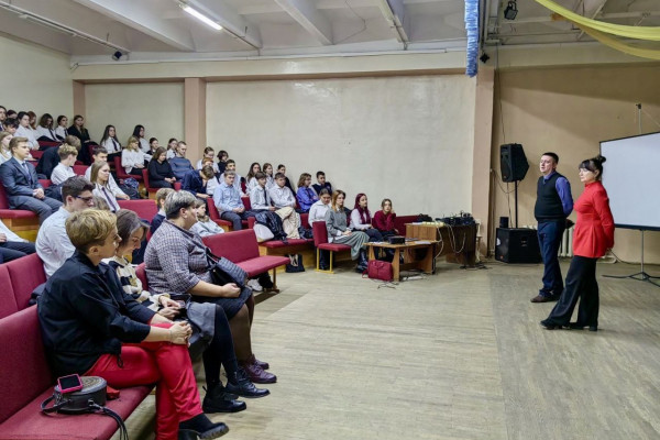 photo_5375471005297926540_y