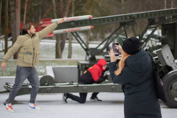 photo_5384337471359279325_y