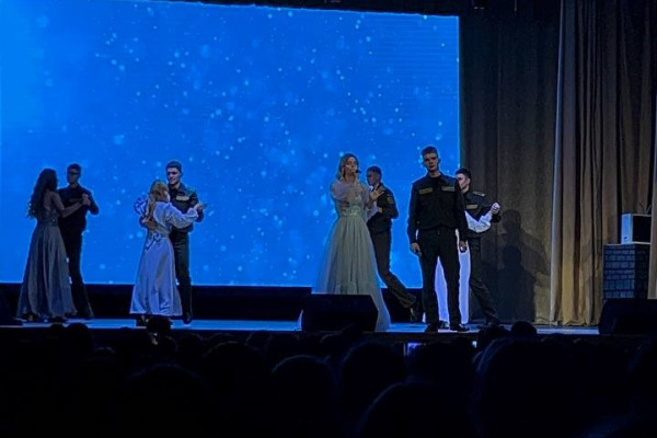 photo_5416029648489409940_y